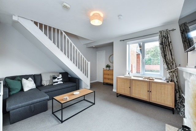 Property photo 3 of 14 liv