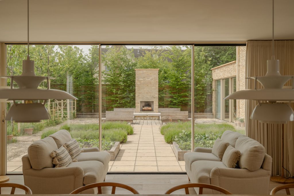 Property photo 3 of 43 288999 - _A742294-Hdr.Jpg