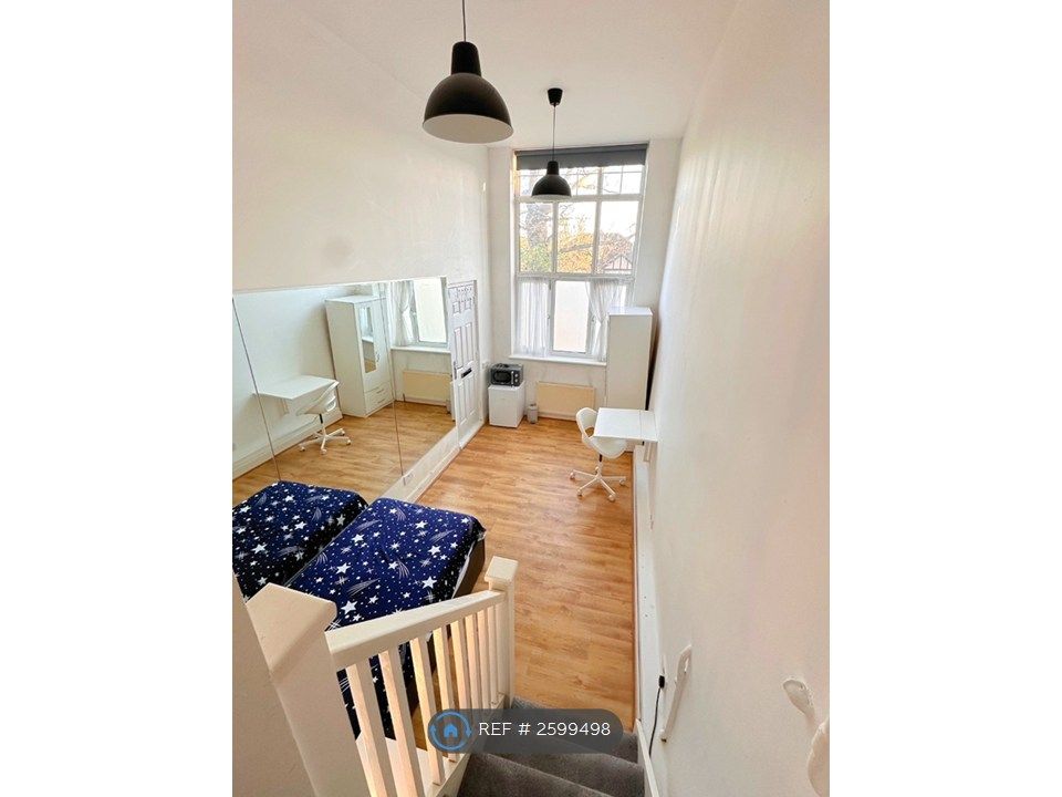 Property photo 1 of 8 Room With Separate Entry To Property