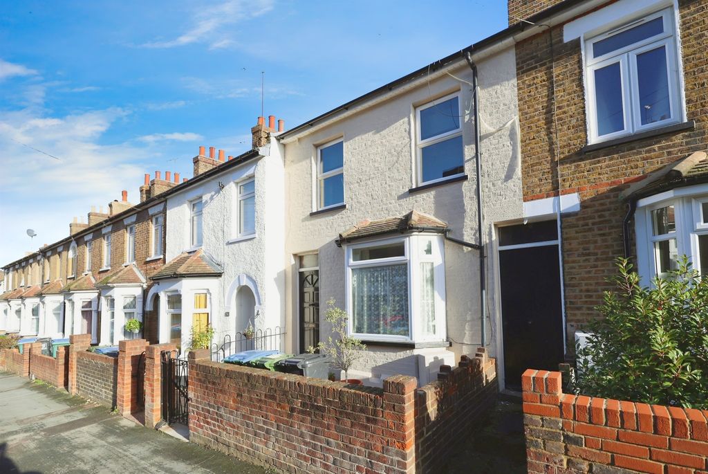 Property photo 3 of 19