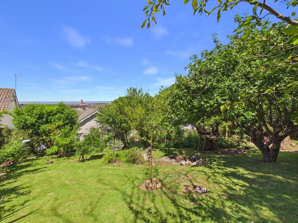 Property photo 3 of 32