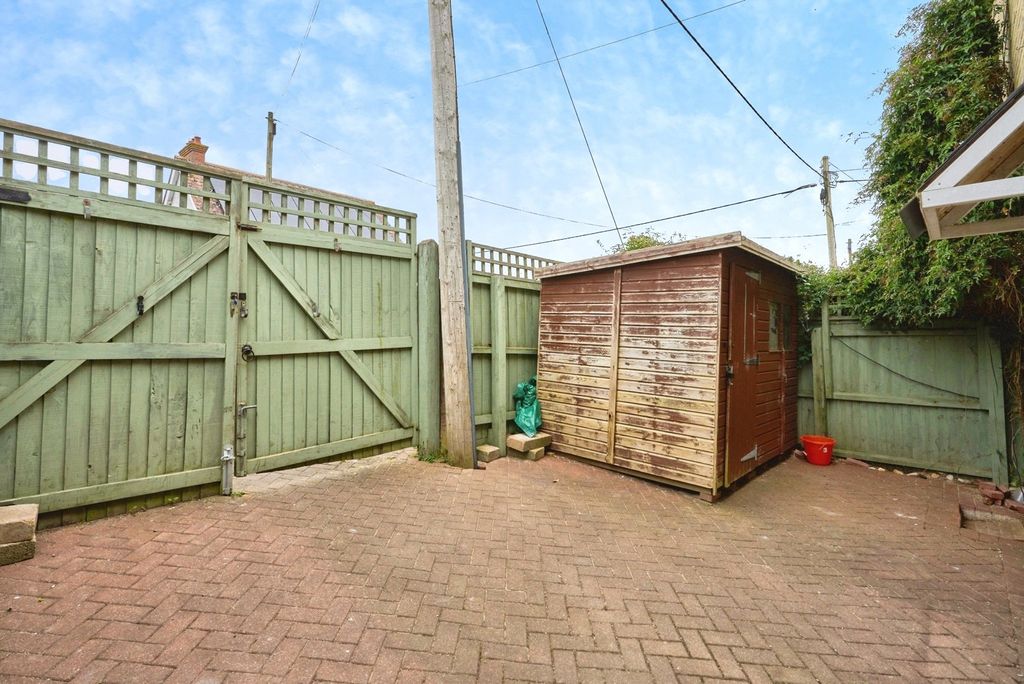 Property photo 3 of 16 Courtyard