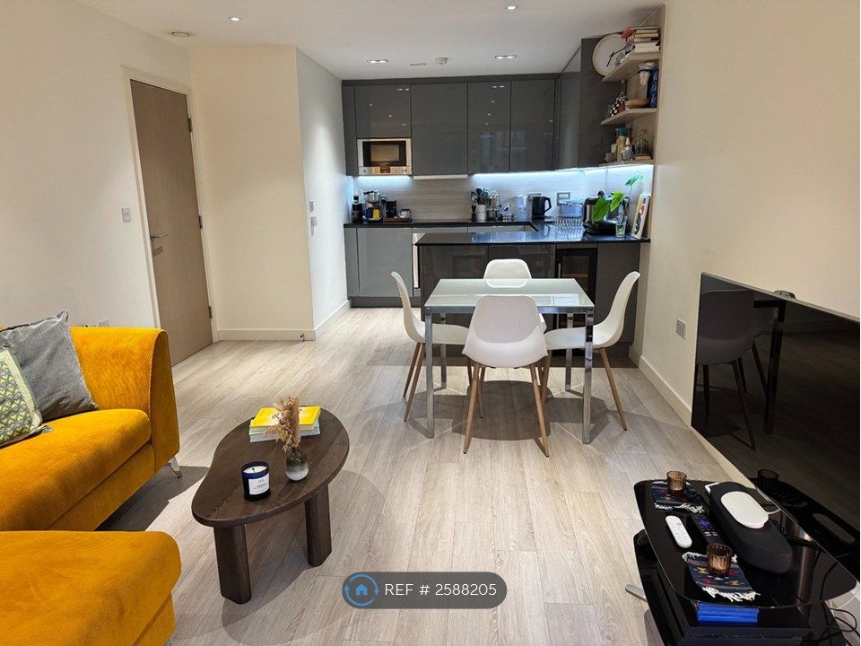 Property photo 2 of 29 Open-Plan Kitchen / Living