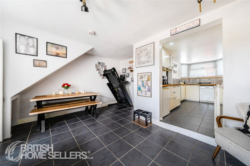 Property photo 3 of 19 3