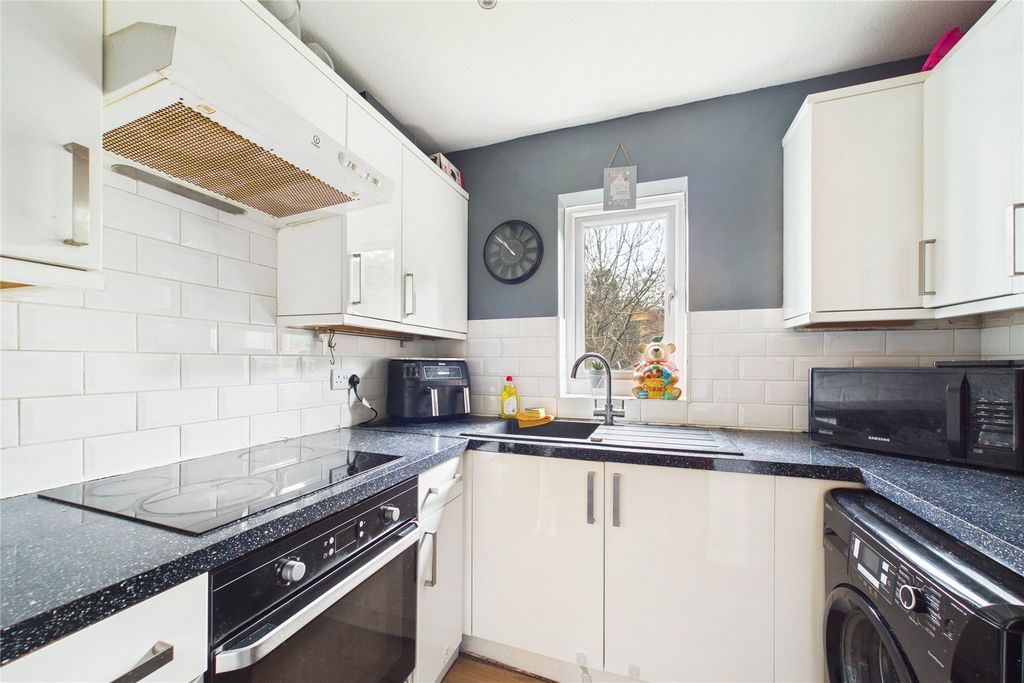 Property photo 2 of 7 Picture No. 13