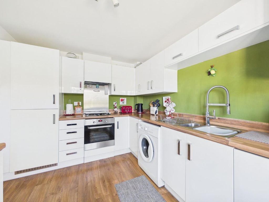 Property photo 3 of 22 Kitchen