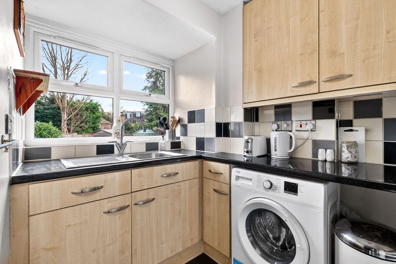 Property photo 2 of 10 Photo 13