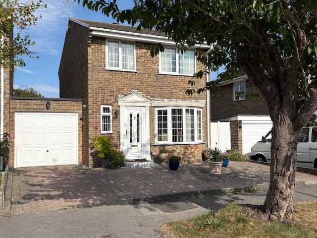 Property photo 1 of 14 4 The Chine Front Image.Jpg