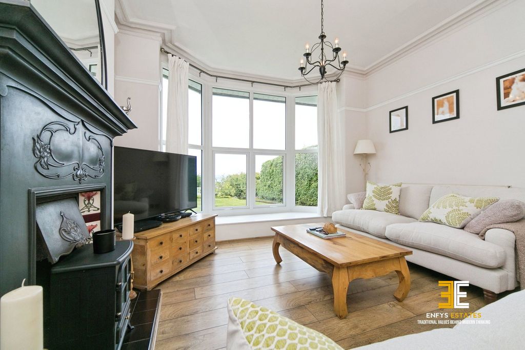 Property photo 3 of 36