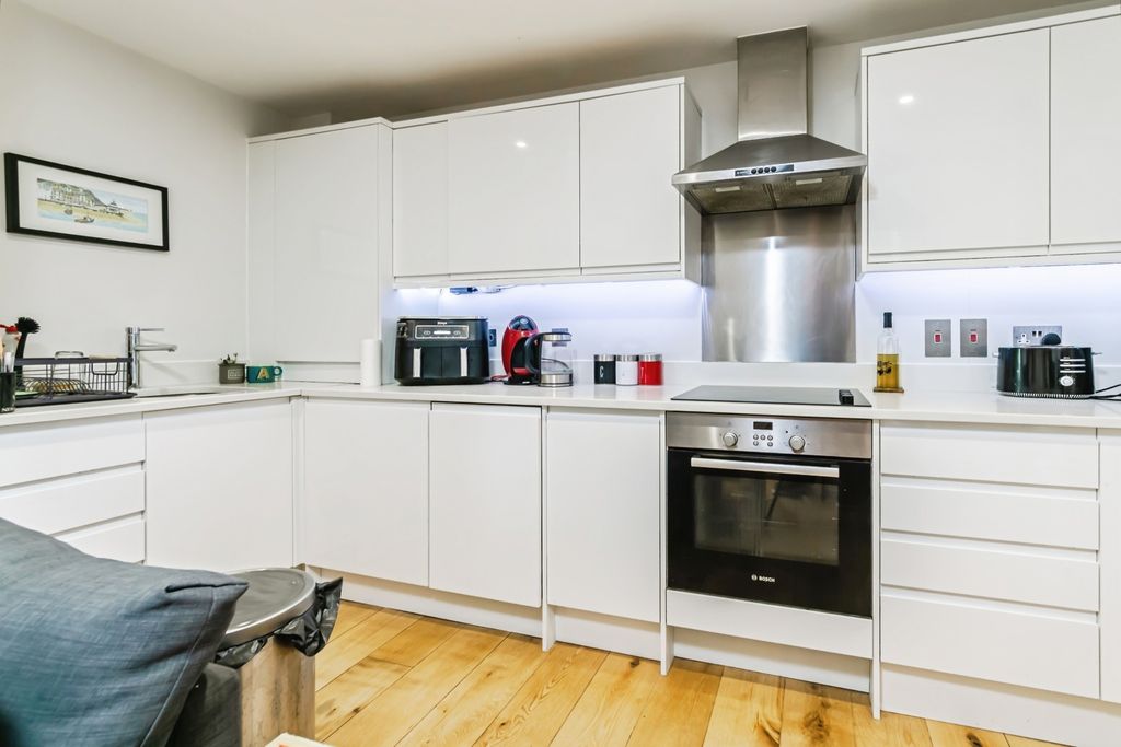 Property photo 3 of 17 Photo