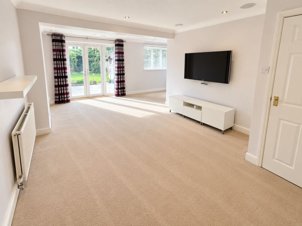 Property photo 2 of 12 5556571