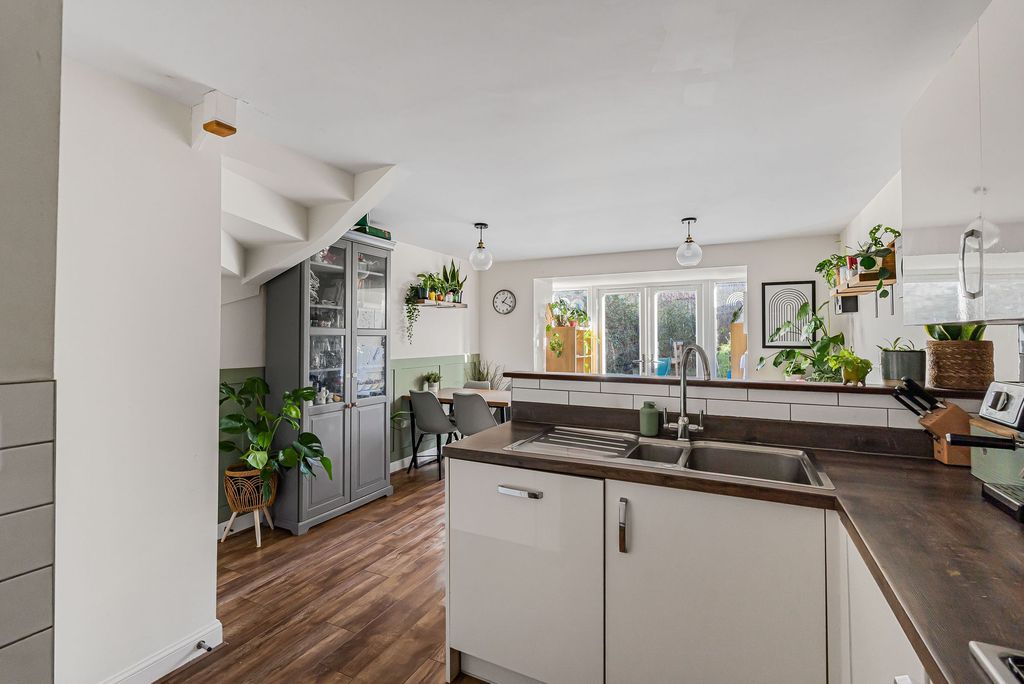 Property photo 3 of 26