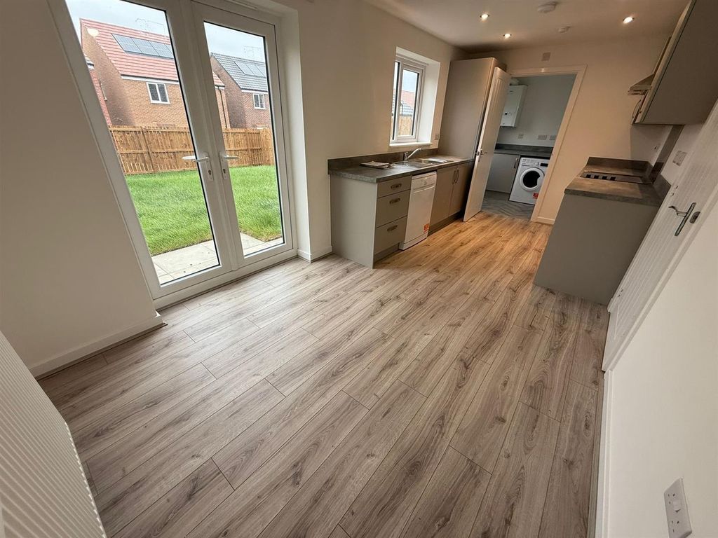 Property photo 2 of 15 83Aaa534-884E-4d0F-90E3-75d0198F83Bc.Jpg