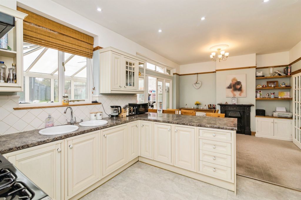 Additional image 6 of 3 bed semi-detached house for saleUpper Avenue, Halesworth IP19