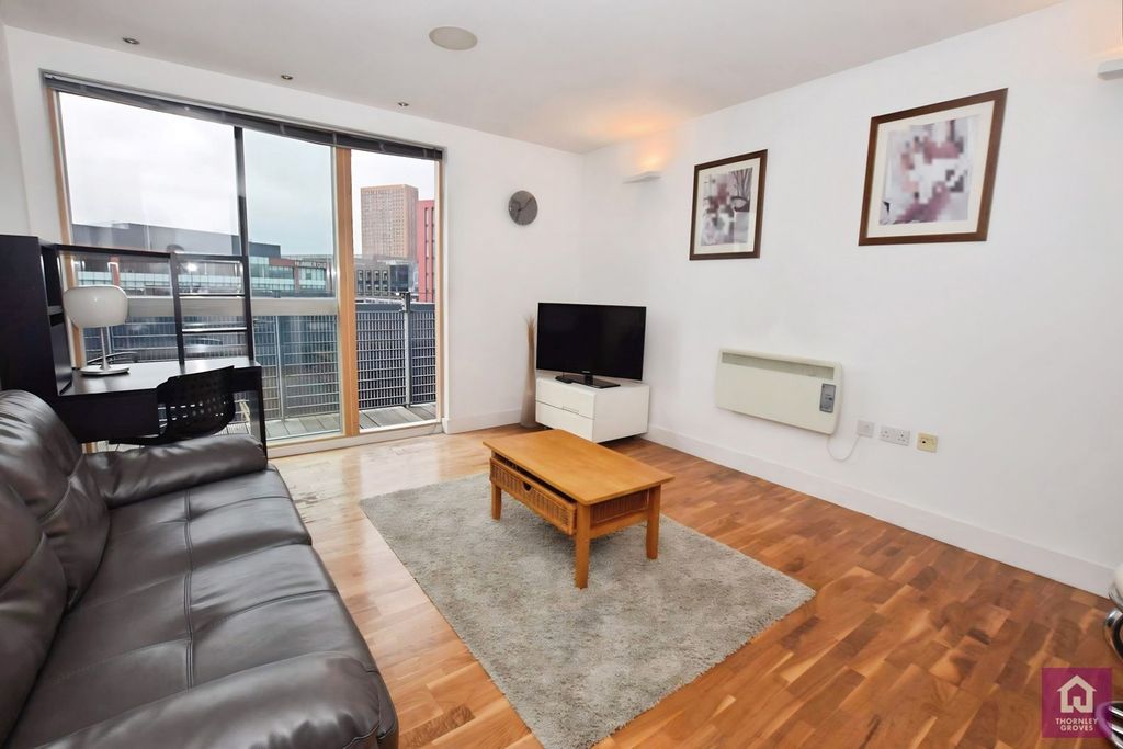 Property photo 2 of 16 Pbox-Img.Jpg