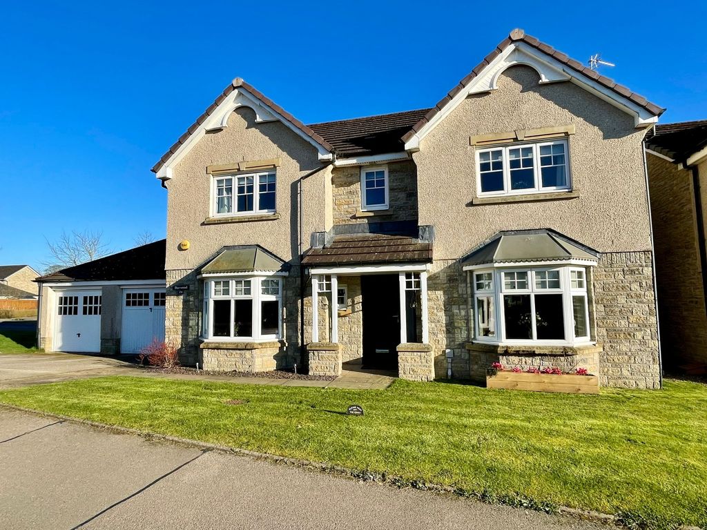 Property photo 1 of 39