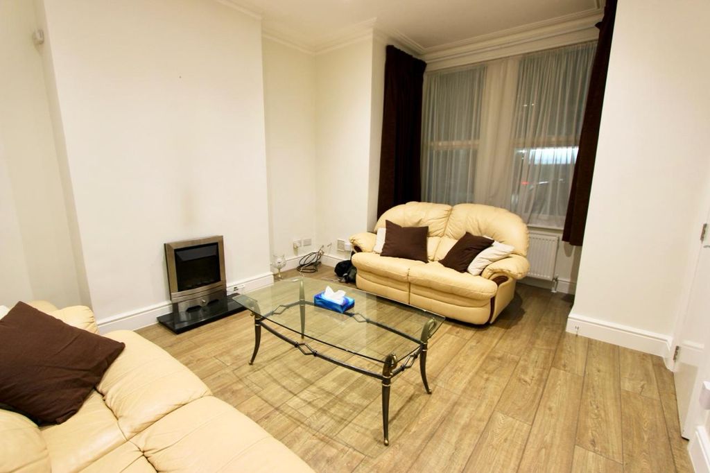 Property photo 1 of 21