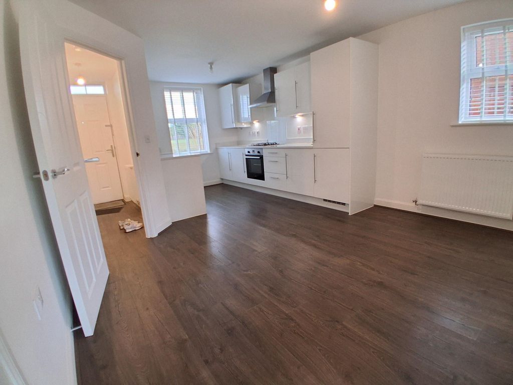 Property photo 3 of 14 Kitchen