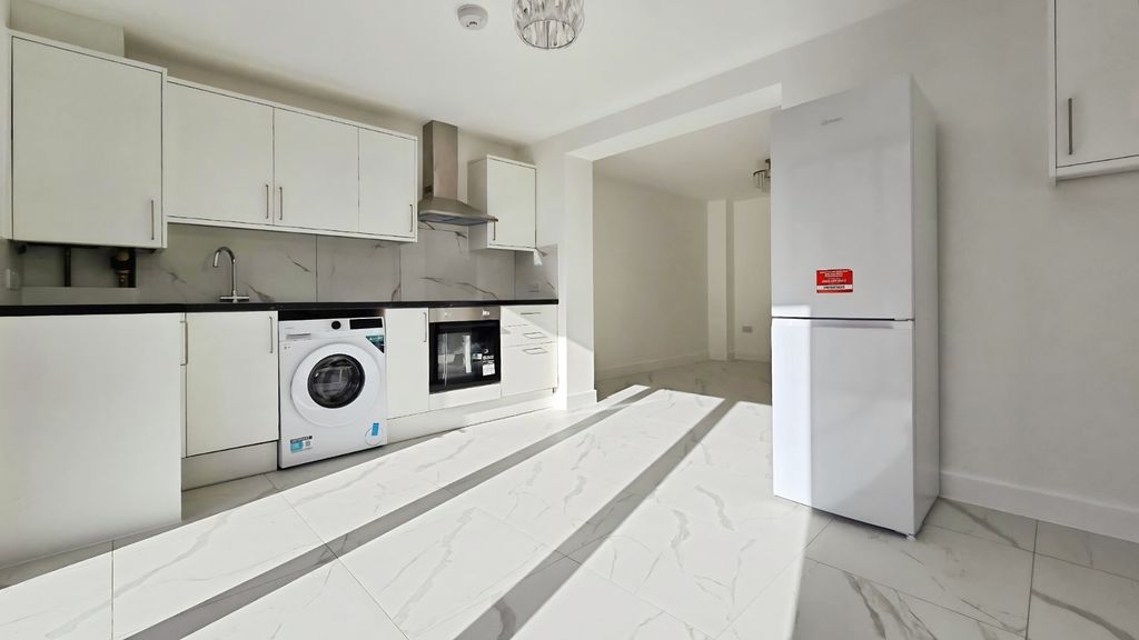 Property photo 3 of 25 Pbox-Img.Jpg
