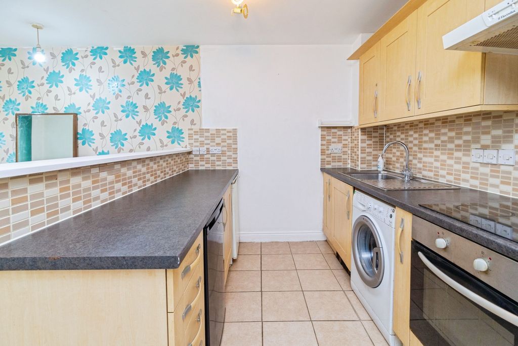 Property photo 2 of 16
