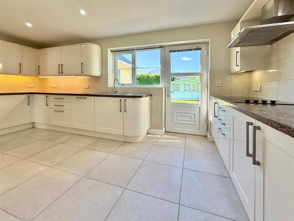 Property photo 3 of 20 Kitchen Towards Rear Garden.Jpg