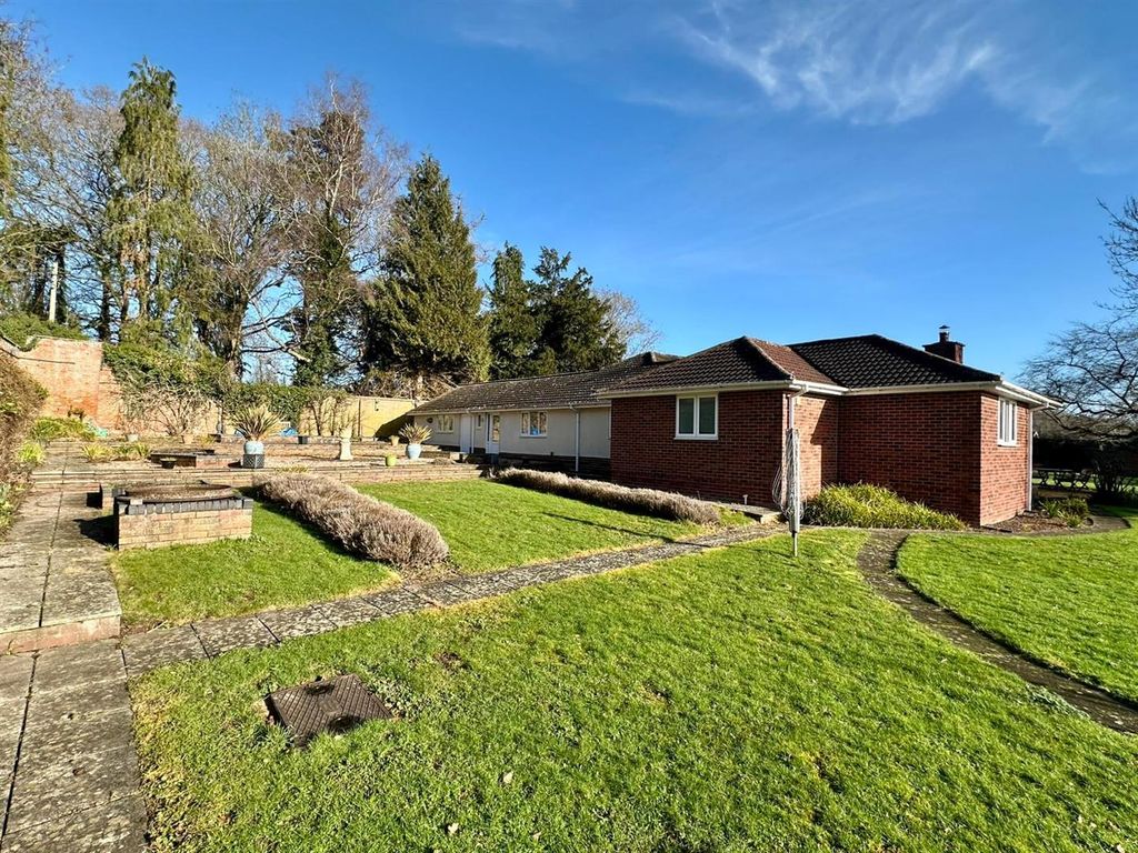 Property photo 3 of 23