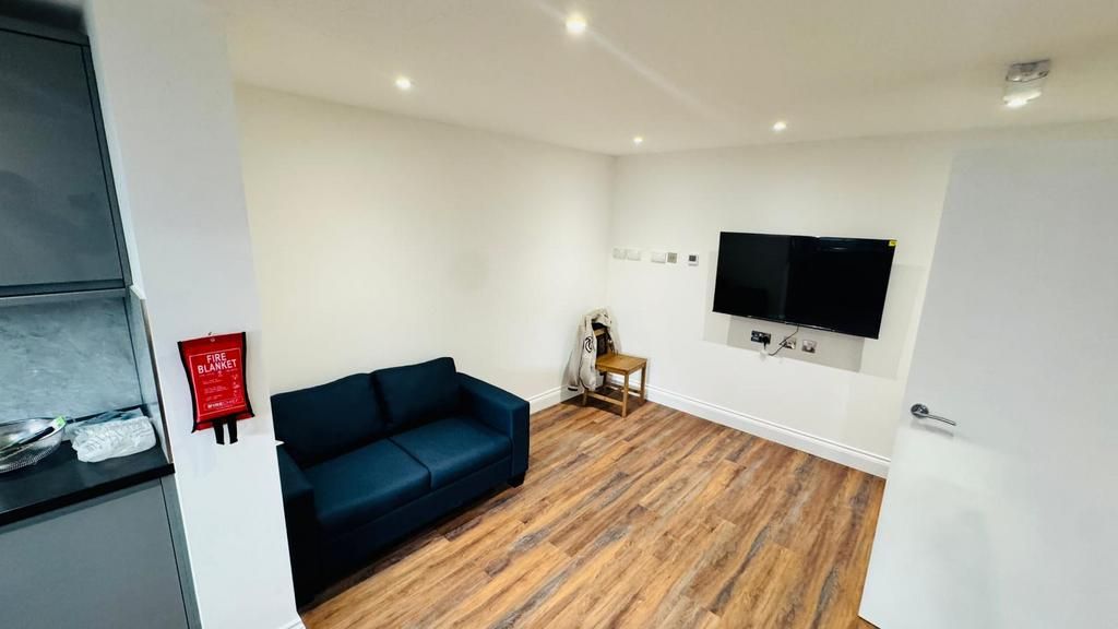 Property photo 3 of 28