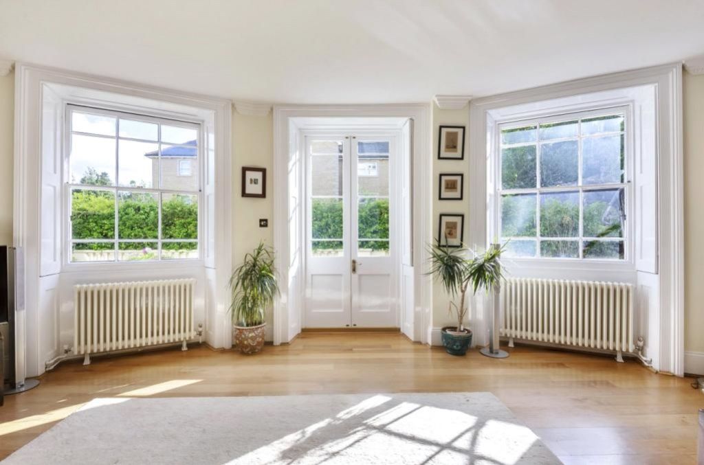 Property photo 3 of 16 Sitting Room 3