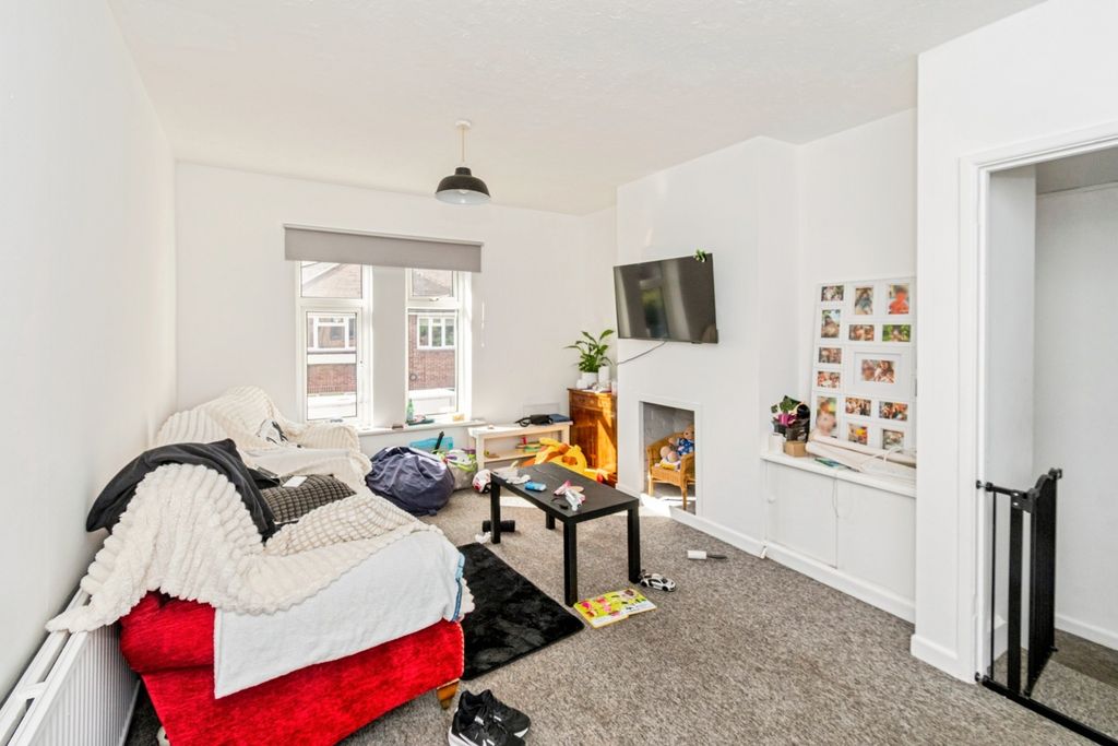 Property photo 3 of 9 Pbox-Img.Jpg