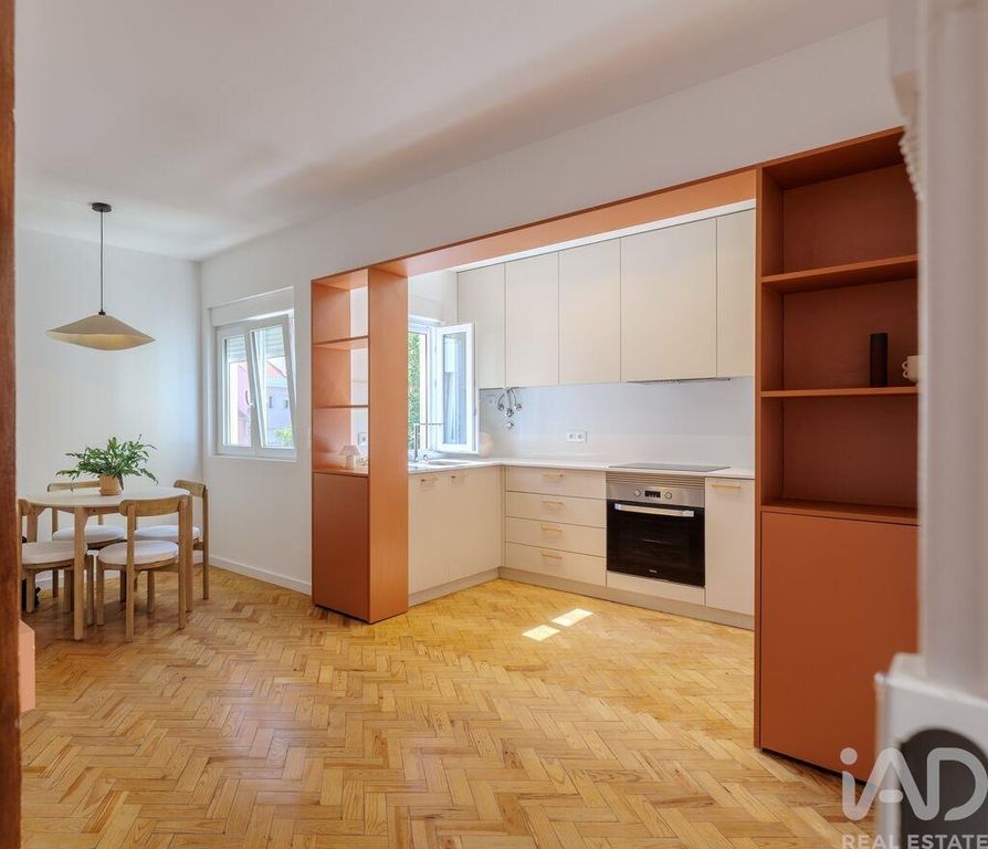 Property photo 1 of 32