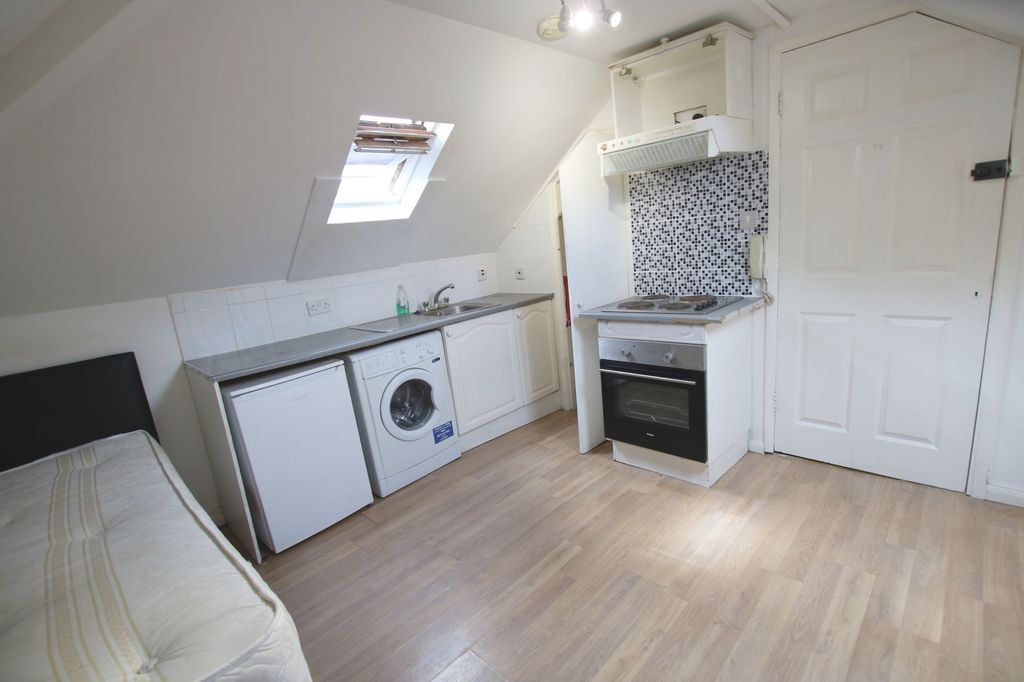 Property photo 2 of 3