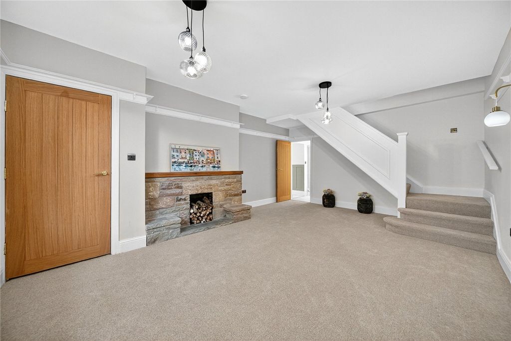 Property photo 2 of 14 Living Room