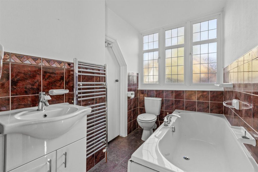 Additional image 9 of 7 bed detached house for saleLucas Road, High Wycombe HP13