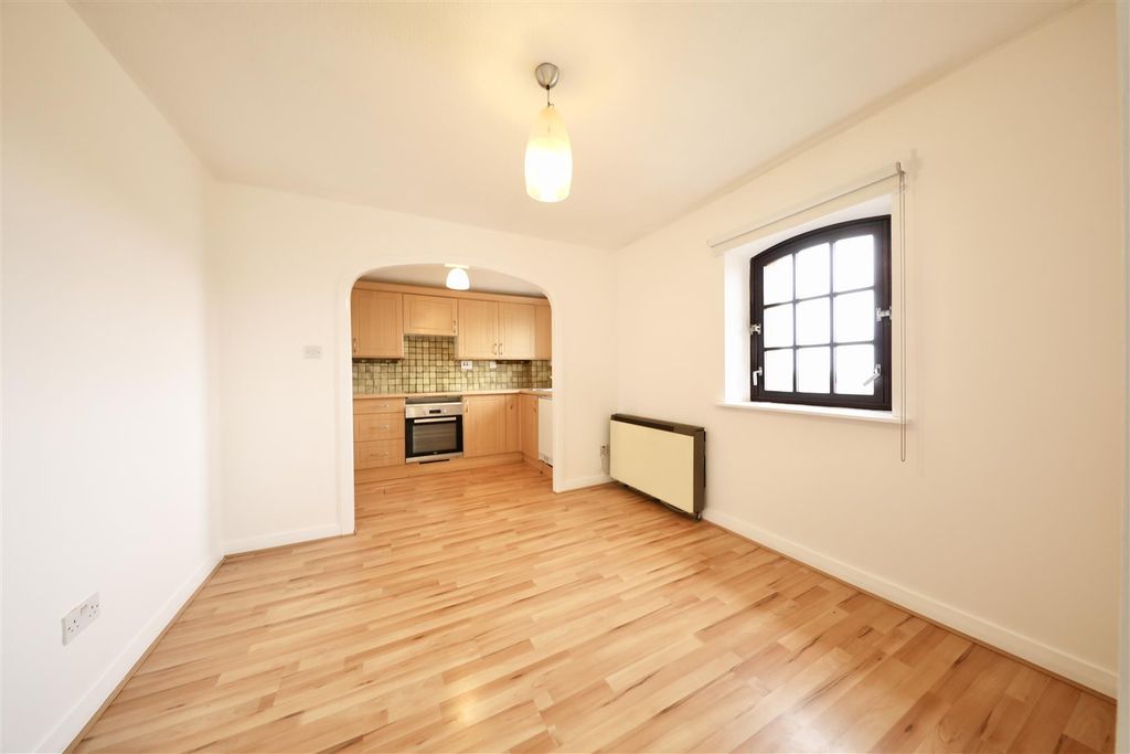 Property photo 3 of 15 0A4A5944.Jpg