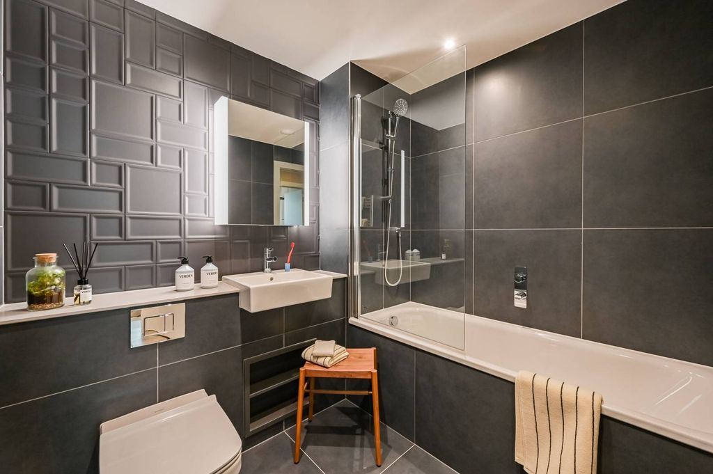 Property photo 2 of 44