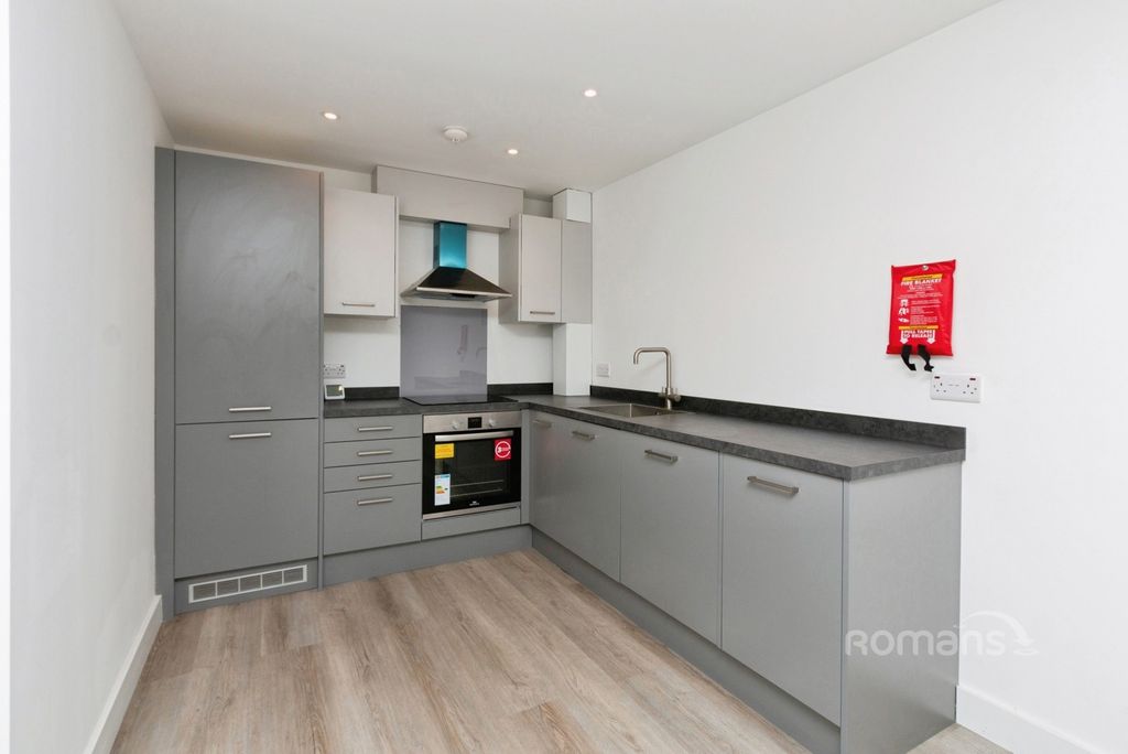 Property photo 2 of 10 Pbox-Img.Jpg