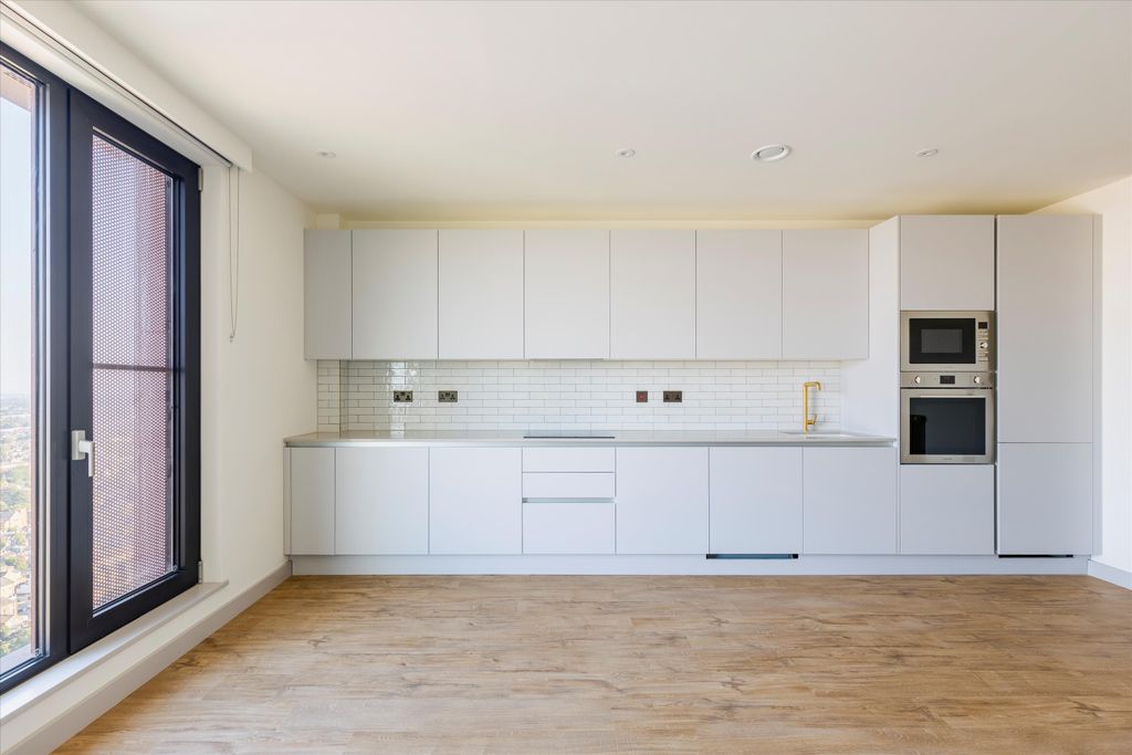 Property photo 3 of 26 Image