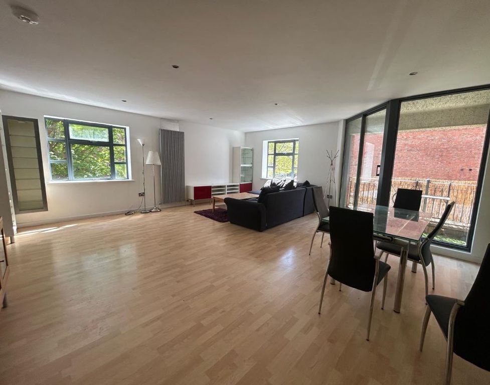 Property photo 2 of 8