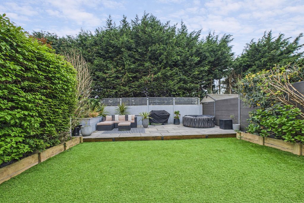 Property photo 2 of 23