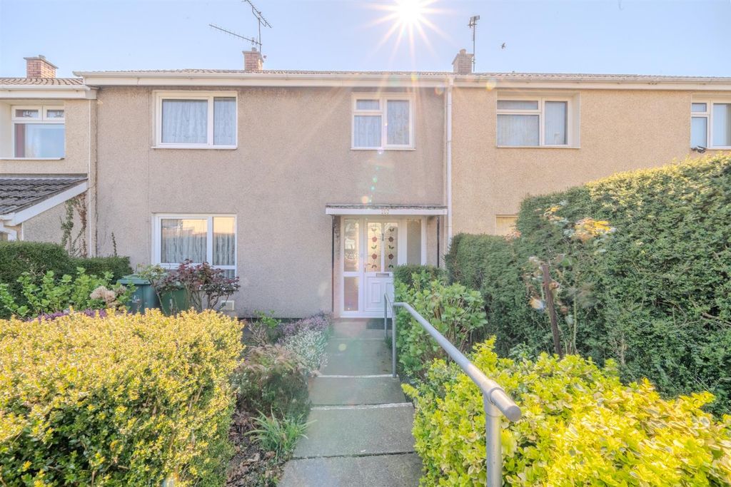Property photo 3 of 20 187 Henllys Way-23.Jpg