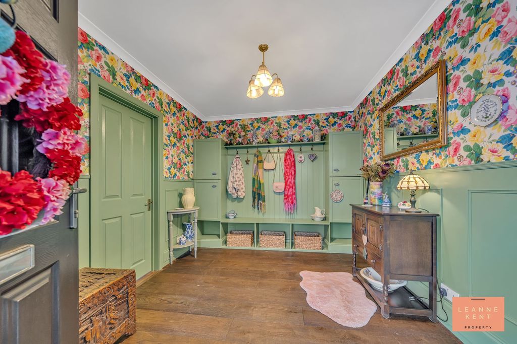 Property photo 3 of 47