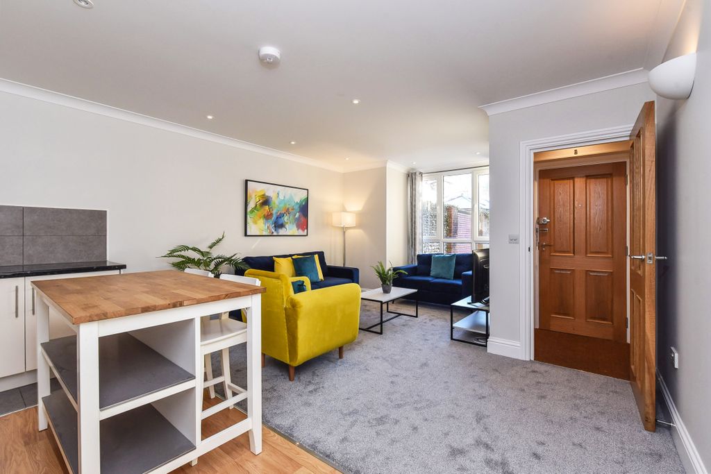 Property photo 3 of 8