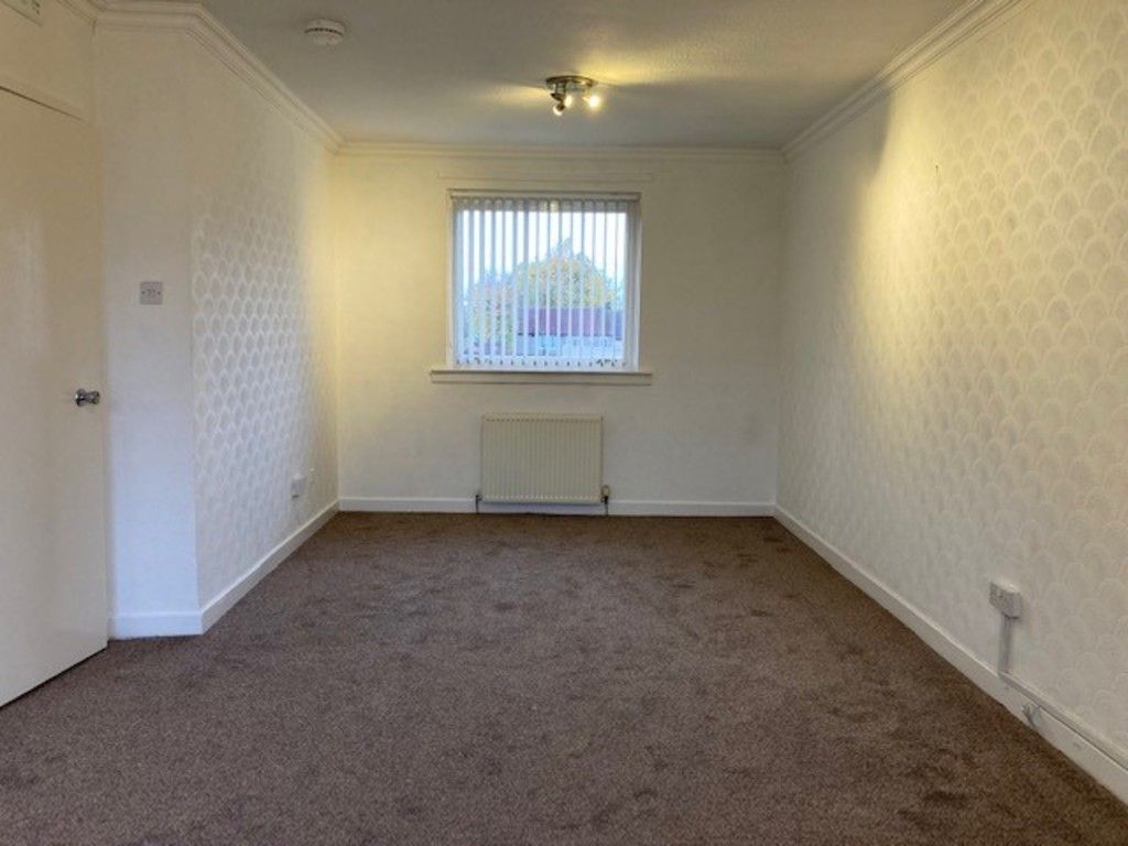 Property photo 3 of 6 Lounge Dining Area