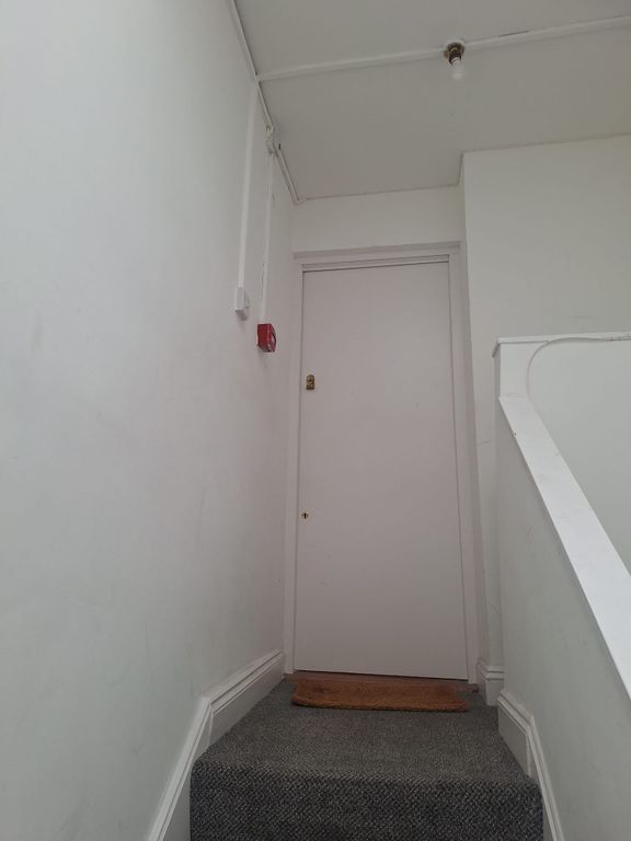Property photo 2 of 9 Flat E