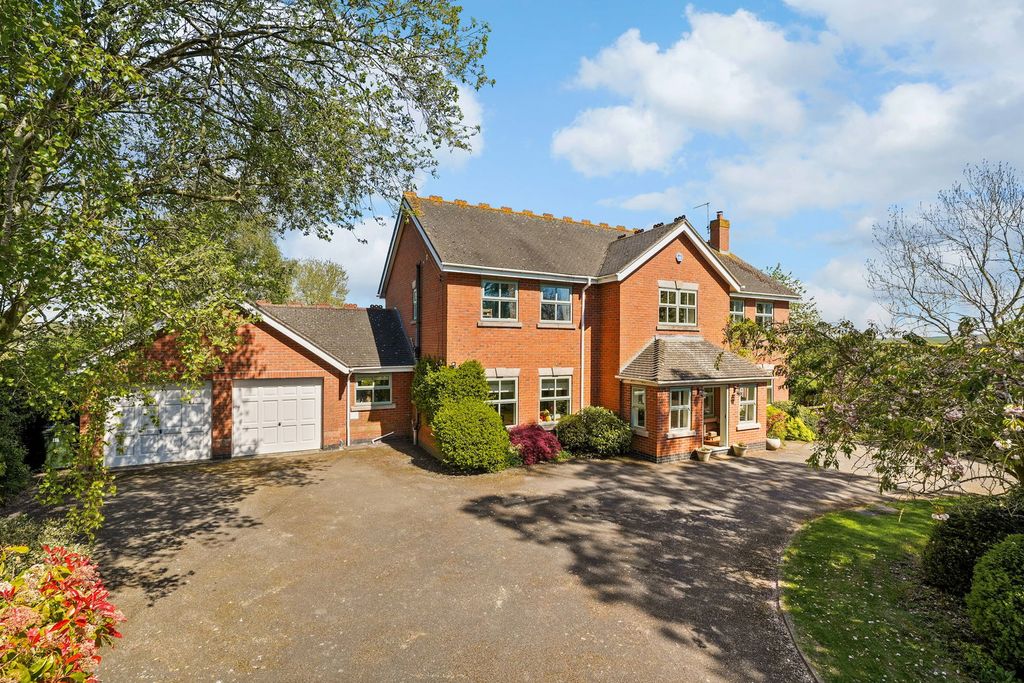 Property photo 1 of 52