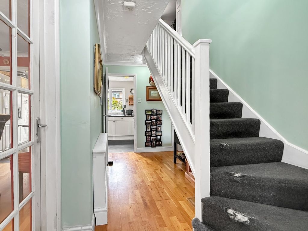 Property photo 2 of 22