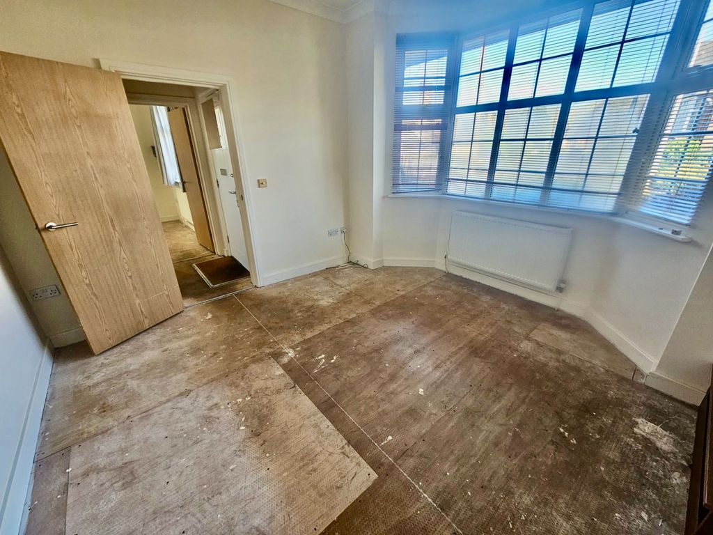 Property photo 3 of 11 Photo 10