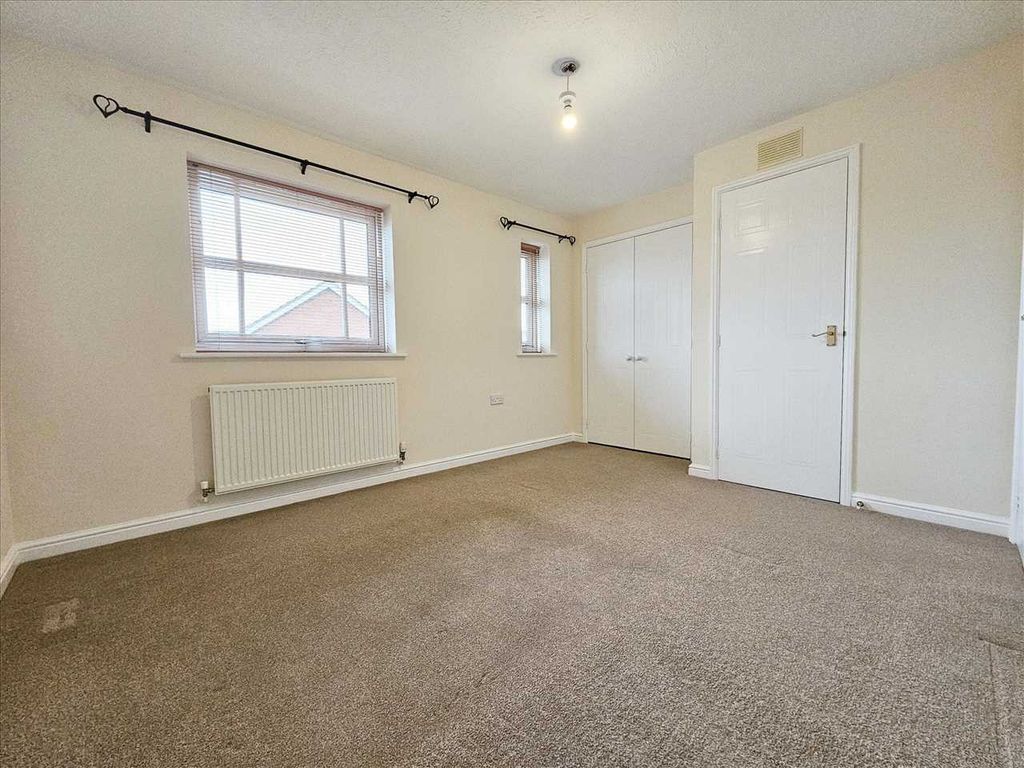 Property photo 3 of 6 Bedroom 1