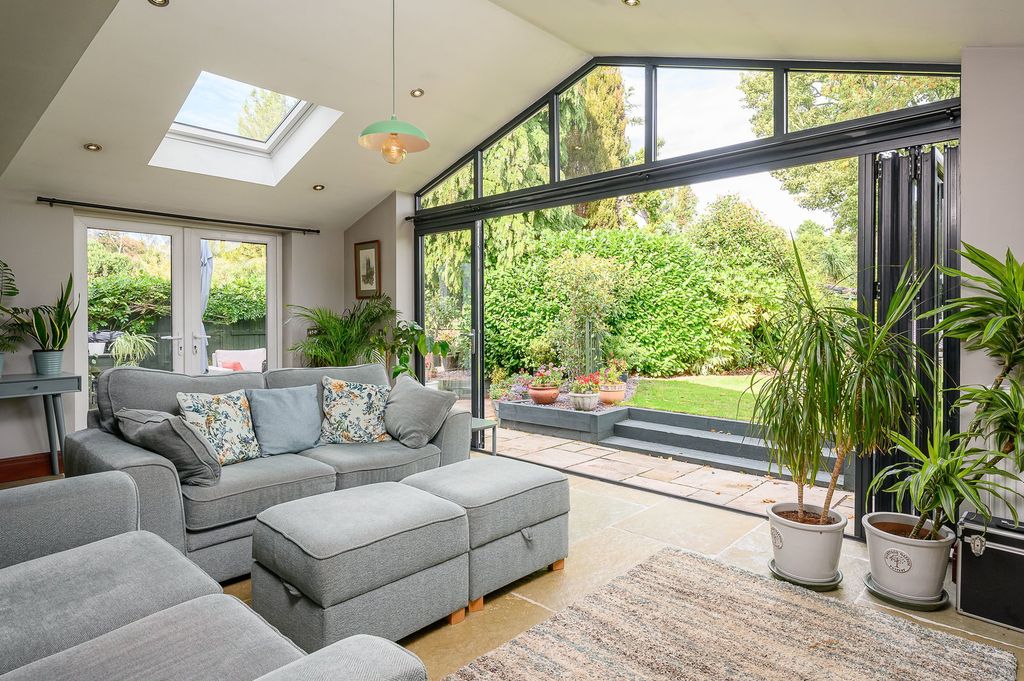 Property photo 1 of 30