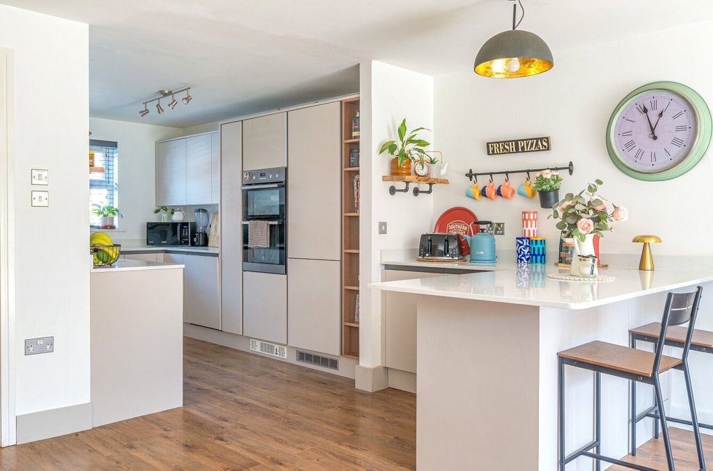 Property photo 2 of 14 Kitchen